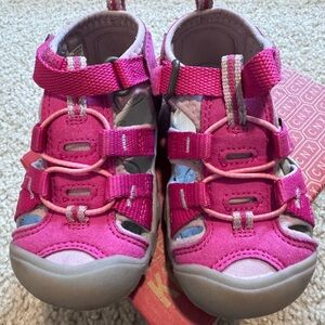Keen Seacamp II CNX Very Berry/Dawn Pink size 7 (toddler)